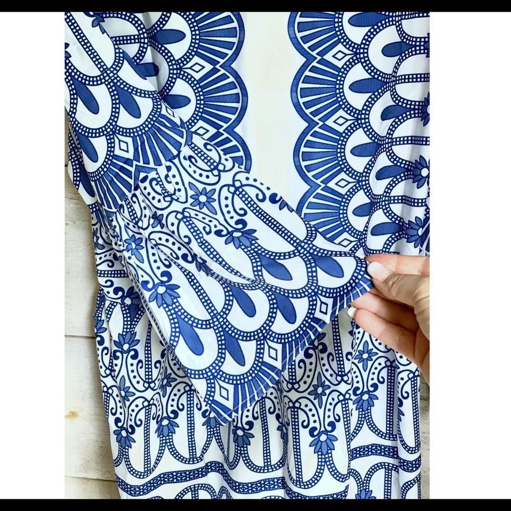 Blue & white graphic dress - Picture 3 of 8